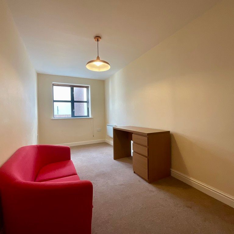 2 bedroom Apartment to let - Photo 1