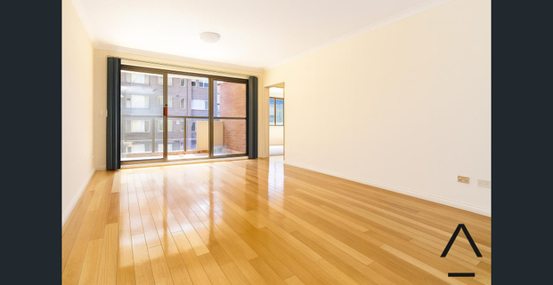 2 Bedroom Beachside Bliss with Parking! - Photo 1