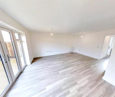 Victoria Drive, Glebe Farm, Milton Keynes, MK17 - Photo 2