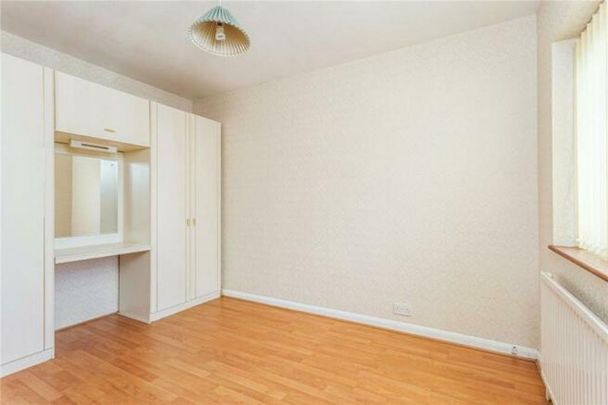 4 bedroom detached house to rent - Photo 1