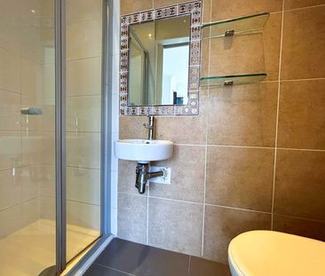 Chingford Avenue, Farnborough, Hampshire, GU14 - Photo 6