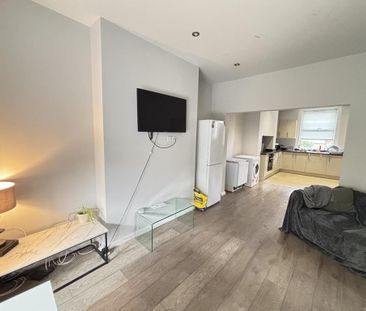 4 bedroom house to rent - Photo 1