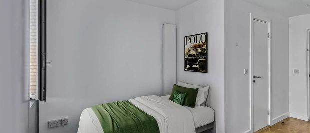 Gold Studio - Photo 1