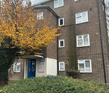 1 Bed Flat, Moree Way, N18 - Photo 3