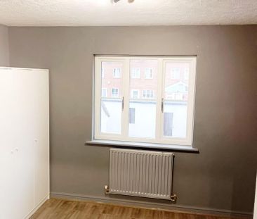 2 bedroom semi-detached house to rent - Photo 3