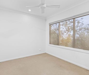 Stately Elegance Meets Modern Comfort in Spring Farm - Photo 6