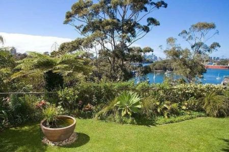 Breathtaking Harbour Views & Unmatched Lifestyle in the Heart of Greenwich - Photo 5