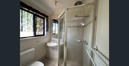 Family Comfort in a Quiet Cul-de-Sac - Photo 4