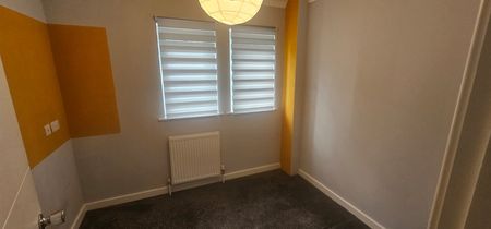 3 Bed - 74 Tower Lane, Leeds - LS12 3SD - Professional - Photo 2