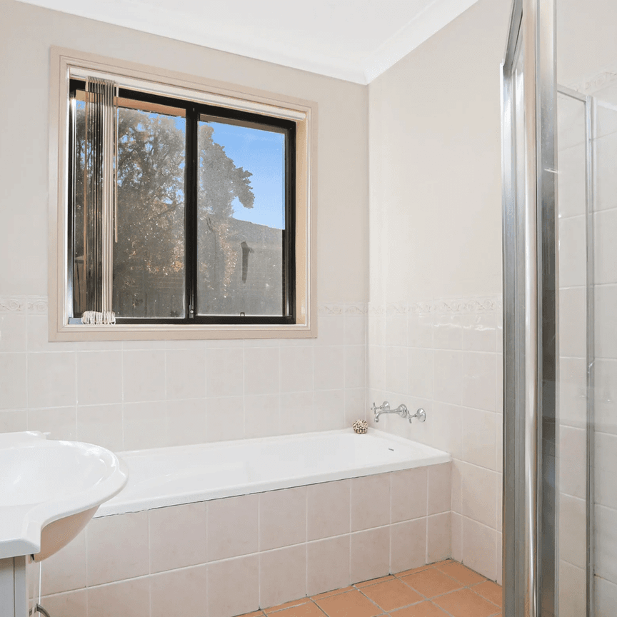 Well-presented two-bedroom villa for lease in Macquarie Fields - Photo 2