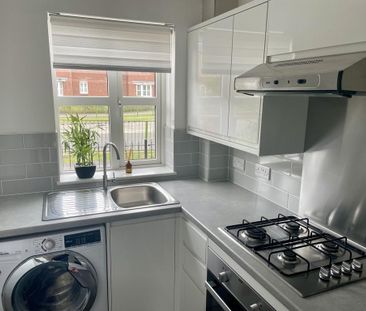 2 bedroom terraced house to rent - Photo 4