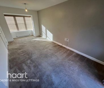 3 bedroom detached house to rent - Photo 3