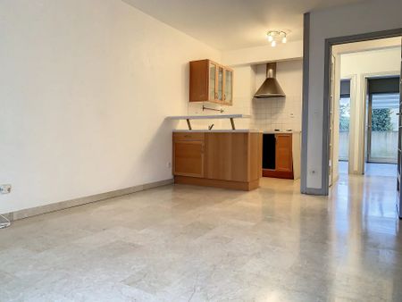 Location Appartement 3 pièces 45m² MOUGINS 06250 - Photo 5