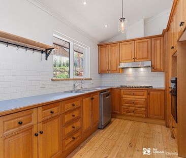 Charming Family Home - Photo 5