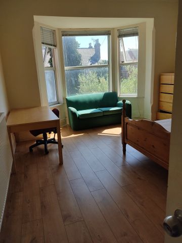 Room in a Shared House, Loughborough Road, NG2 - Photo 5