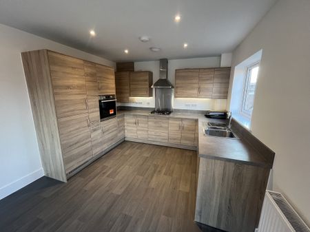 Redwing Road, Attleborough - Photo 3