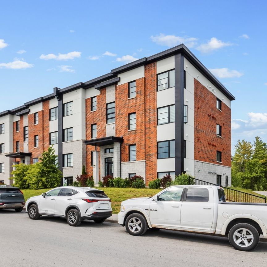 845 Rue Filion, #301 - Photo 1