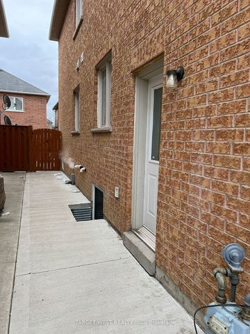 Detached Home For Lease | W8135354 - Photo 2