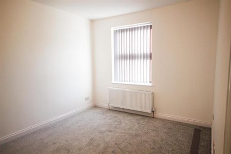 2 bedroom maisonette to rent - Photo 2