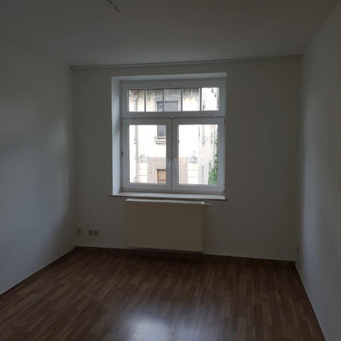 2-Raum-Wohnung mit Einbauküche in Ellefeld, ca. 40 m² – ab 01.05.2026 - Photo 1