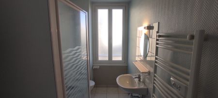 Location Appartement 4 pièces 88m² ARGENTON SUR CREUSE 36200 - Photo 3