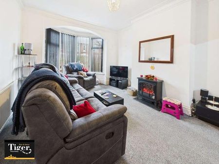 Cornwall Avenue, Blackpool, FY2 - Photo 2