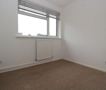 3 bedroom end of terrace house to rent - Photo 5