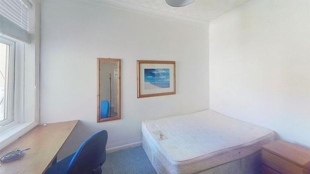 4 bedroom terraced house to rent - Photo 1