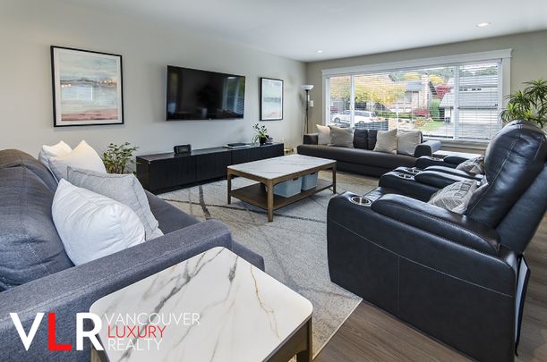 House in Burnaby, BC - Photo 1