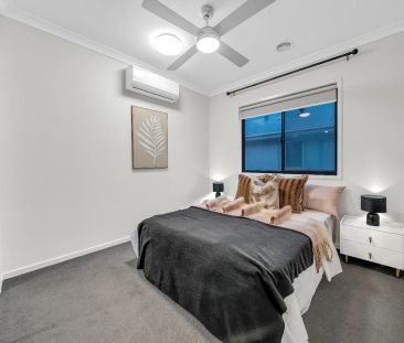 Modern 5-Bedroom Family Home in Prime Location - Photo 2