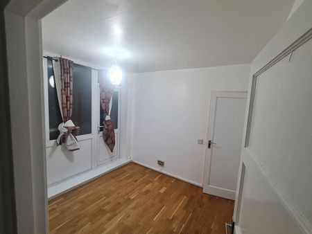 3 Bed Flat, Langthorne Court, BR1 - Photo 5