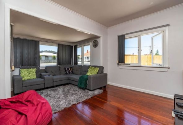 Three bedroom home - Photo 1