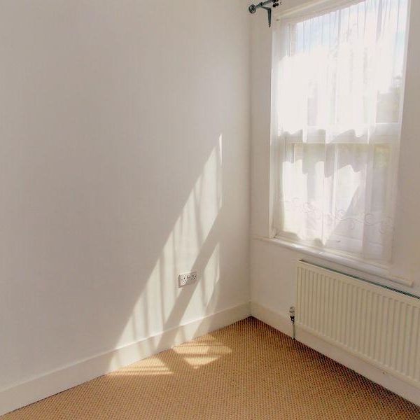 4 bedroom semi-detached house to rent - Photo 1