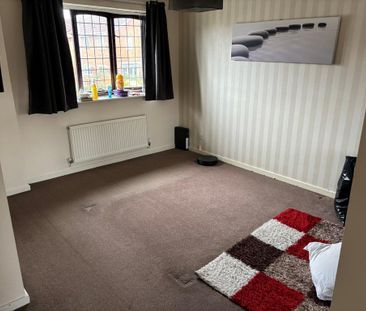 4 bedroom detached house to rent - Photo 4