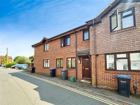Rusham Road, Egham, Surrey, TW20 - Photo 2