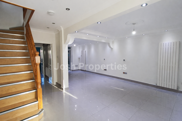 3 bedroom semi-detached house to rent - Photo 1