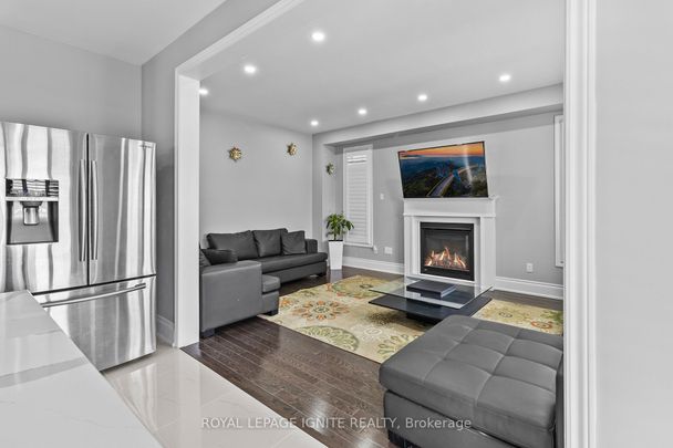 Detached Home For Lease | S8124340 - Photo 1