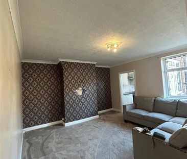 3 bedroom ground floor flat to rent - Photo 1