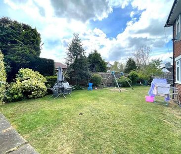 Eastbury Avenue, Northwood, HA6 - Photo 1