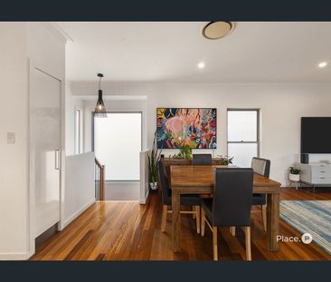Spacious Family Home with City Views - Photo 4