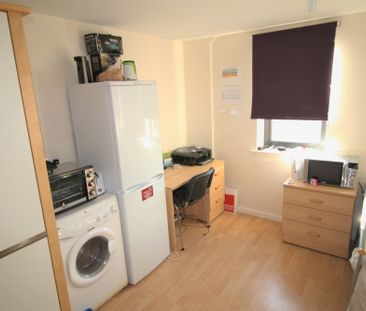 Flat 18A, Westmount, LS2 9NZ, Leeds - Photo 1