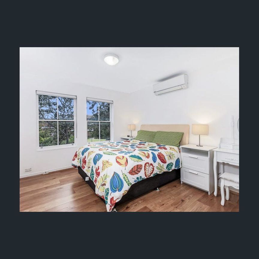 Quiet Family Home & Lock-up Garage - Photo 1