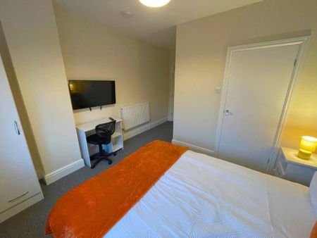 1 bedroom in a house share to rent - Photo 5