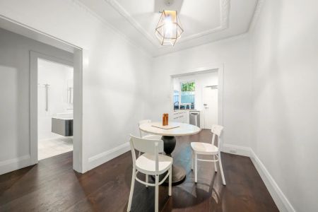 Sunlit Interiors, Stylish Finishes And A Semi-Like Layout with LUG - Photo 2