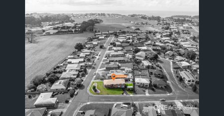 Well Maintained Large Family Home! - Photo 2