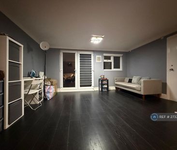 1 bedroom in a house share to rent - Photo 3