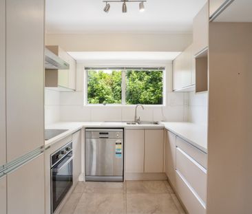 Spacious Townhouse with Bonus Rumpus Room & Multiple Outdoor Areas - Photo 3