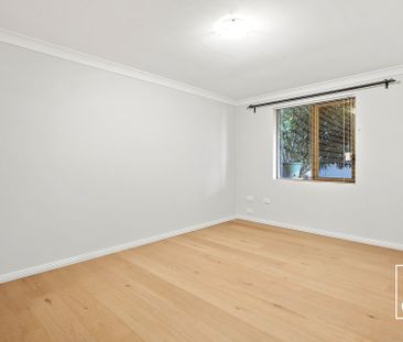Inner-city Convenience Meets Coastal Living - Photo 3