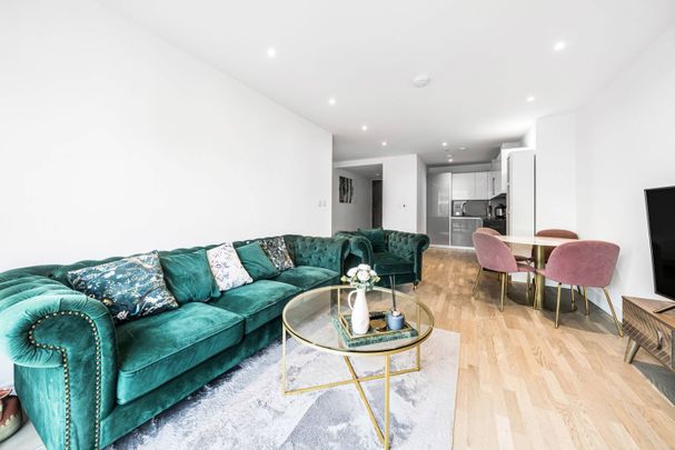 1 Bed Flat, Discovery House, SW18 - Photo 1
