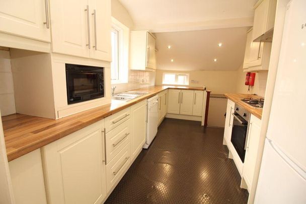 5 bedroom maisonette to rent - Photo 1